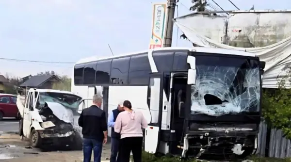 accident intre un autobuz cu 37 de pasageri si o autoutilitara pe dn1 in ciolpani doua persoane incarcerate