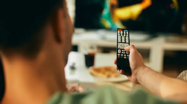 proprietarul kanal d se retrage din romania grupul clever media preia kanal d kanal d2 si radio impuls