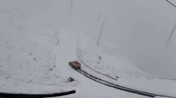 circulatia pe transfagarasan se inchide cei care tranziteaza astfel de zone montane in pericol
