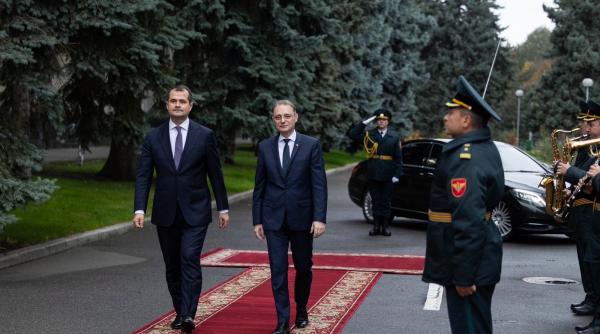 premierul luca niculescu discutie cu usile inchise cu maia sandu presedinta republicii moldova