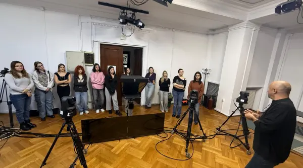 studentii universitatii titu maiorescu pregatiti sa descopere jurnalismul din culise in cadrul proiectului european compas