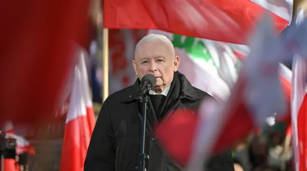 opozitia din polonia evoca iesirea tarii din ue fostul premier polonez vrea chiar desfiintarea comisiei europene