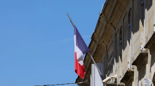 economia frantei va intra in zid daca nu va fi redus deficitul bugetul pe 2027 singura sansa de relansare avertizeaza ministrul francez de finante
