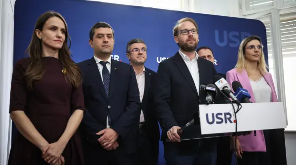 congresul usr de la timisoara trei tabere se lupta pentru putere partidul isi stabileste conducerea si a stabilit aliantele