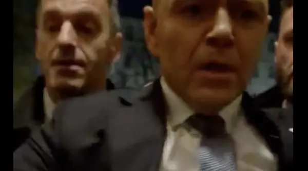 tensiunile de la varsovia se amplifica presedintele karol nawrocki s a imbrancit cu agentii de securitate pentru a intra in tribunalul constitutional