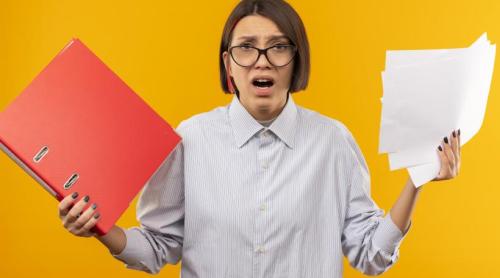 Ai fost trimis la xerox sau după dosar cu şină? Amendă până la 5.000 de lei pentru funcţionarul care îţi cere asta