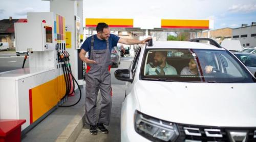 Carburanții s au ieftinit puternic. Un plin poate costa cu aproape 50 de lei mai puțin