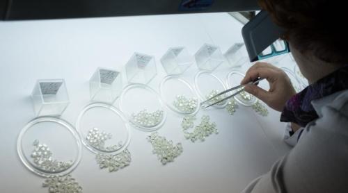 De Beers e aproape de vânzare. Ce se întâmplă, de fapt, pe piața diamantelor