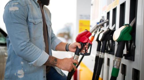 Plafonarea la carburanți expiră. Impactul real pentru șoferi și firme