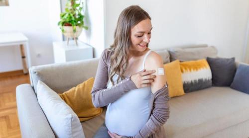 Premieră în sănătate: Ginecologii publică propriul calendar de vaccinare pentru gravide