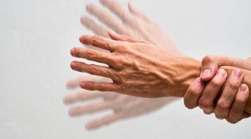 Boala Parkinson, descoperită fără proceduri invazive. Senzorul care schimbă diagnosticul
