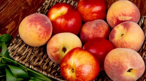 Care este diferența dintre piersici și nectarine, ce beneficii au și care sunt mai prietenoase cu silueta