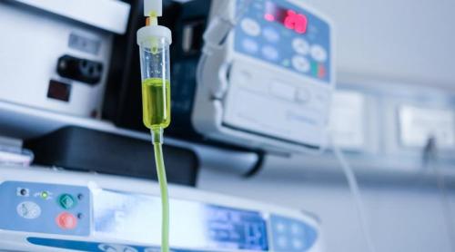Criza tăcută din spitale. Soluția care ar putea schimba viața bolnavilor de rinichi nu este în spital, ci acasă