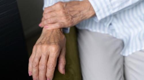 O mănușă inteligentă ar putea schimba recuperarea mâinii după AVC