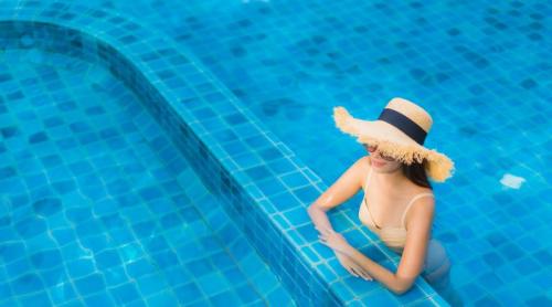 Pericolele din piscine. Mirosul puternic de clor, semnul care ar trebui să te pună pe gânduri