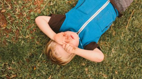 Ai un copil cu autism? Iată la ce trebuie să fii foarte atent pe timp de vară