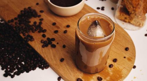Cafeaua rece pe care o poți face acasă: are doar 84 de calorii și se prepară în câteva minute