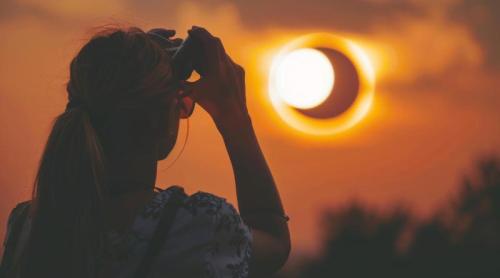 De ce chiar și eclipsa parțială de Soare îți poate afecta vederea. Ce este retinopatia solară