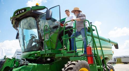 Schimbare majoră pentru fermieri: Acciza redusă la motorină ar putea fi aplicată direct la pompă