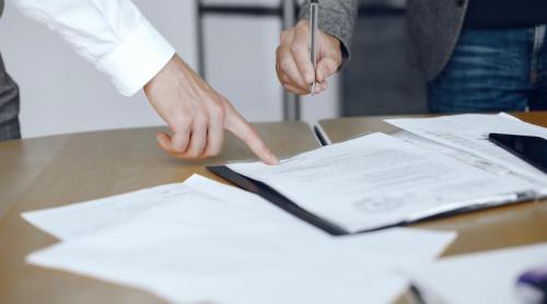 Vinzi/cumperi o maşină? S a schimbat formularul "Contractul de înstrăinare dobândire a unui mijloc de transport"   noul document