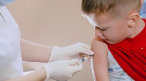 Aproximativ 900 de copii au murit din cauza rujeolei în Bangladesh. Avertisment pentru țările în care vaccinarea a scăzut