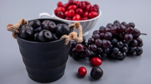 Coacăzele negre care pot accelera arderea grăsimilor. Ce au descoperit cercetătorii după doar 7 zile