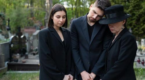 Cuvintele care pot răni un om aflat în doliu. Ce spune psihologul despre "va trece cu timpul"