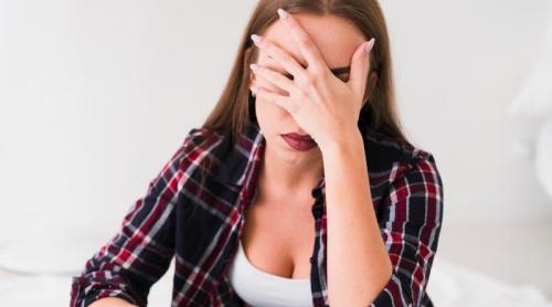 De ce ne trezim uneori cu ochii umflați? În unele cazuri poate ascunde o problemă de sănătate
