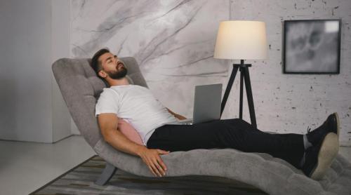De ce vorbim în somn? Un psiholog specializat în somn explică ce se întâmplă în creier