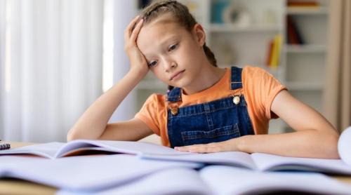 Dezastrul PISA explicat de un psiholog: Trei abilități necesare pentru a vă proteja copilul, indiferent de vârsta pe care o are
