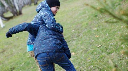 Îți vezi copilul atacat? Ce riști dacă îl atingi pe agresor? Adelina Albu arată limita extrem de subțire dintre salvare și dosar penal