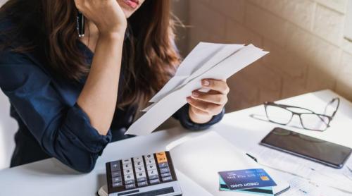 Termen limită pentru proprietari. De la 1 octombrie încep să curgă majorările