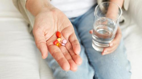 Vitaminele pentru imunitate în sezonul rece: Ce merită luat și ce poate fi doar o risipă de bani