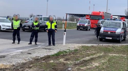 A început procesul în cazul româncei care a născut în autocar, într o parcare din Austria, apoi a omorât bebelușul. Toată familia riscă închisoarea