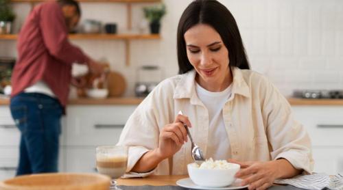 Alimente banale, risc neașteptat: cum ar putea influența dieta nivelul colesterolului