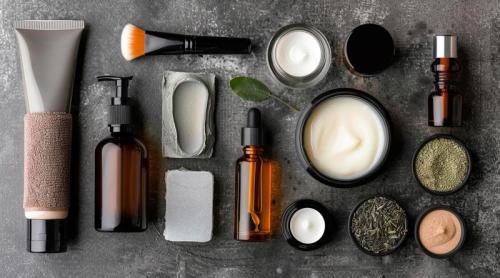 Atenție la produsele cosmetice cumpărate online! Unul din trei conține ingrediente medicamentoase nedeclarate