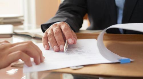Încă o cheltuială: Avocat obligatoriu pentru actele firmelor. Proiectul care a pus mediul de afaceri pe jar