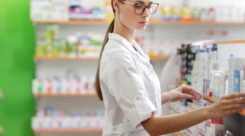 Oboseala provocată de condițiile de muncă. Farmacistă: „Ajung acasă zombi!”