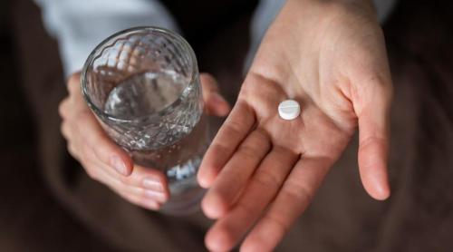 Paracetamolul este medicamentul cel mai ușor de cumpărat, dar poate deveni toxic, la fel de ușor