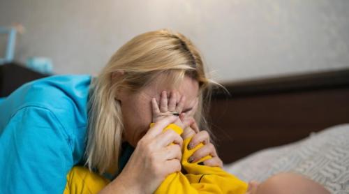 Părinții mileniali sunt la capătul puterilor: De ce a devenit creșterea copiilor o misiune imposibilă în 2026?